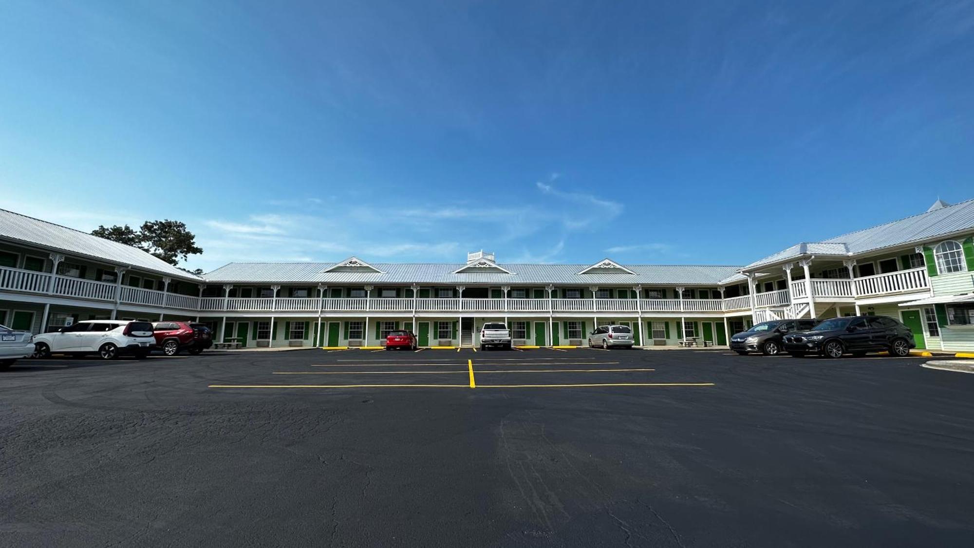 Key West Inn - Chatsworth Екстериор снимка