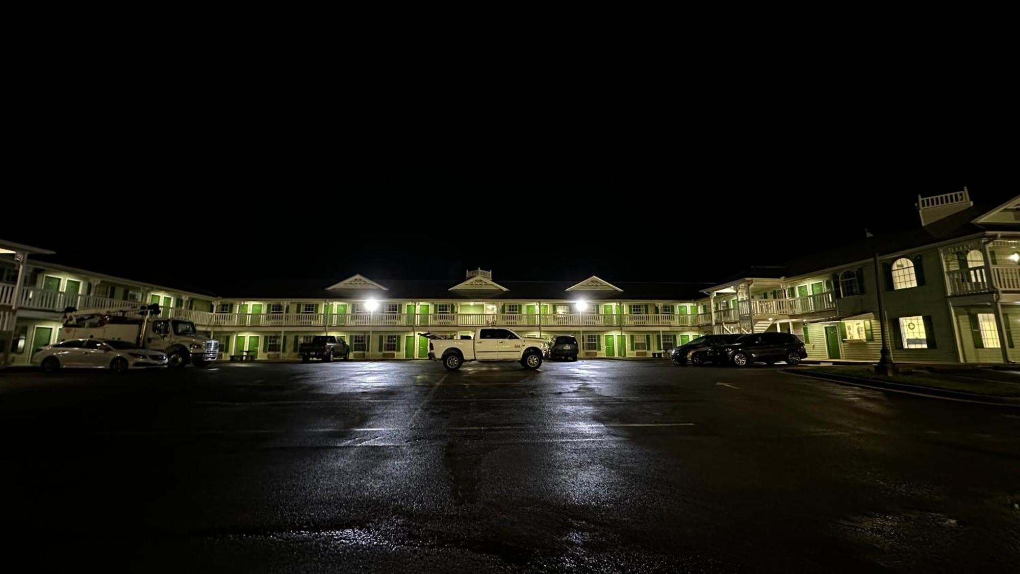 Key West Inn - Chatsworth Екстериор снимка