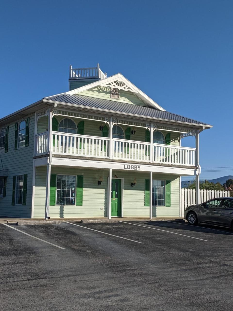 Key West Inn - Chatsworth Екстериор снимка