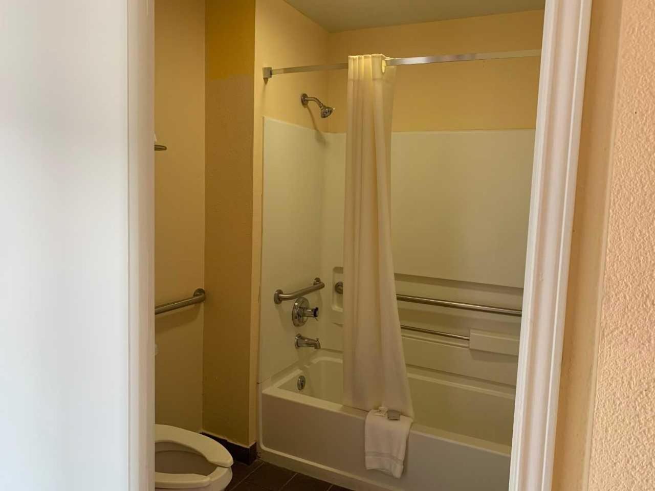 Key West Inn - Chatsworth Екстериор снимка