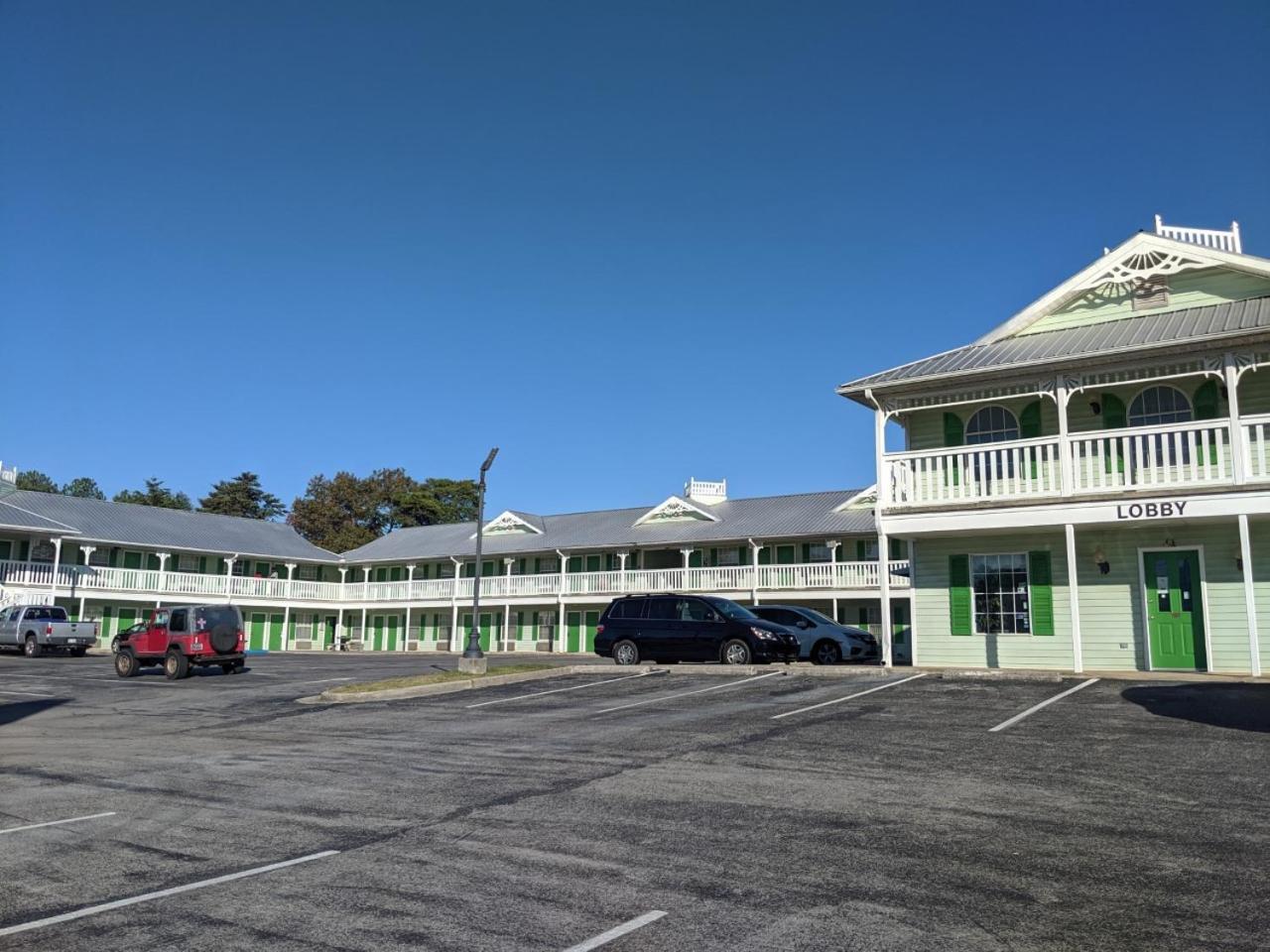Key West Inn - Chatsworth Екстериор снимка